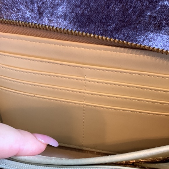 Beautiful Kate Spade ♠️ Wallet🔥 - Picture 8 of 10